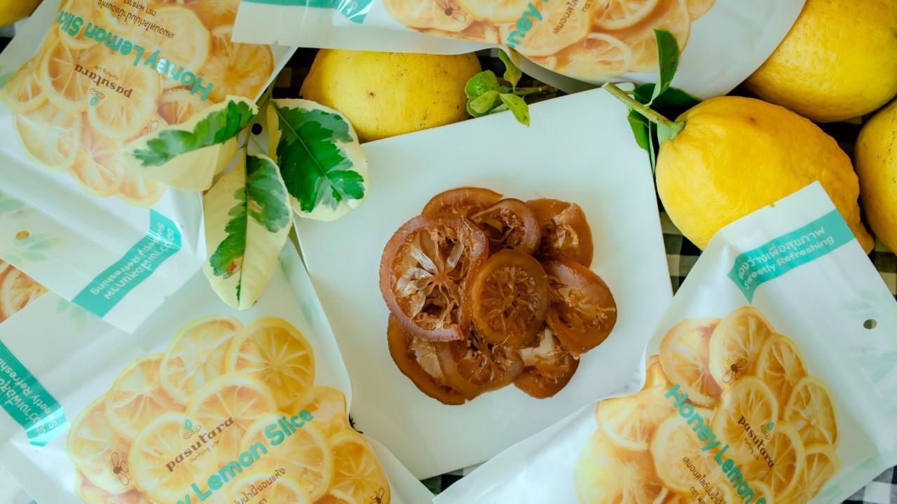 ซองเลมอนสไลซ์น้ำผึ้งพสุธารา Honey Lemon Slice พร้อมมะนาวสดและใบมะกรูด
